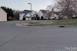 10357 Montrose Dr NW, Charlotte, NC 28269 - Photo 17