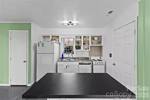 117 Robinson Ave, Matthews, NC 28104 - Photo 27