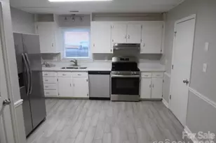 5313 Larewood Dr, Charlotte, NC 28215 - Photo 3