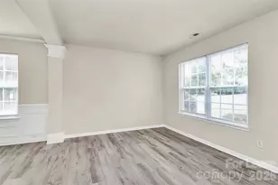 10741 Mountain Springs Dr, Charlotte, NC 28278 - Photo 5