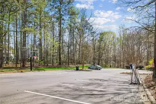 2678 Landing Pointe Dr, Clover, SC 29710 - Photo 43