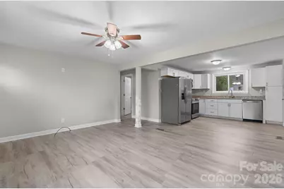 3502 1st Avenue Circle NW, Hickory, NC 28601 - Photo 3