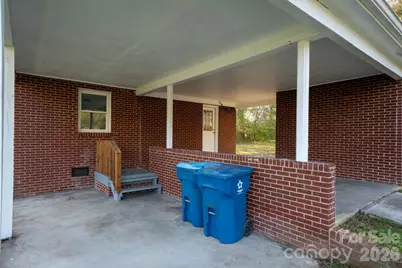 3502 1st Avenue Circle NW, Hickory, NC 28601 - Photo 17