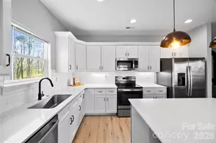 3422 Peligreni St, Charlotte, NC 28208 - Photo 7