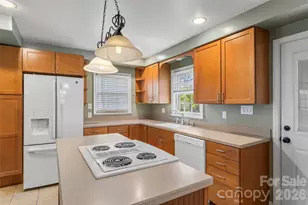 10 Woodmont Dr, Asheville, NC 28806 - Photo 7