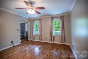 1002 Windsor Dr, Asheville, NC 28803 - Photo 21