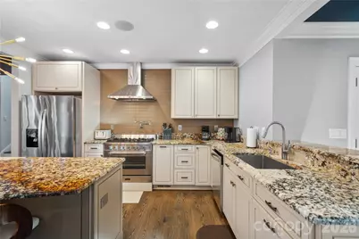 3220 Commonwealth Avenue, Charlotte, NC 28205 - Photo 11