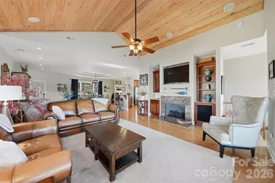 152 Bridge Pointe Lane, Hickory, NC 28601 - Photo 35