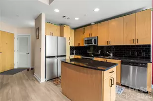 210 N Church St, Charlotte, NC 28202 - Photo 7