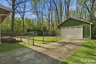 3718 Country Club Dr, Charlotte, NC 28205 - Photo 33