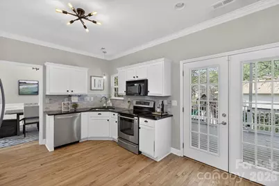 8900 Valewood Court, Charlotte, NC 28210 - Photo 11