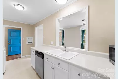 1136 E Woodlawn Road, Charlotte, NC 28209 - Photo 9