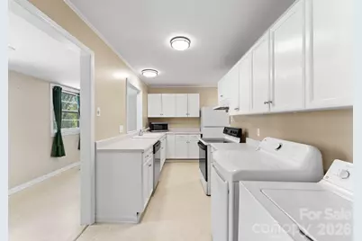 1136 E Woodlawn Road, Charlotte, NC 28209 - Photo 11