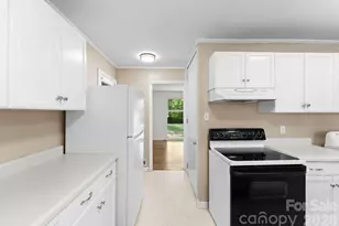 1136 E Woodlawn Rd, Charlotte, NC 28209 - Photo 5