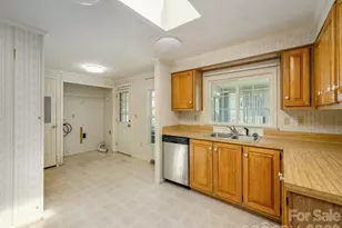 4 N Marjorie Ln, Hendersonville, NC 28792 - Photo 9