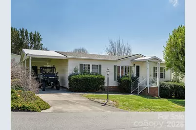 4 N Marjorie Lane, Hendersonville, NC 28792 - Photo 1