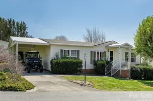 4 N Marjorie Ln, Hendersonville, NC 28792 - Photo 1