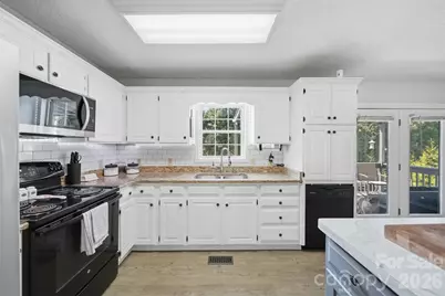 696 Pine Mountain Road, Hudson, NC 28638 - Photo 9