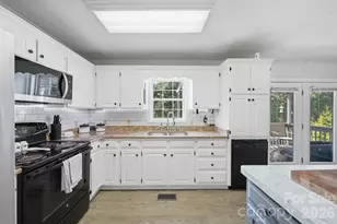 696 Pine Mountain Rd, Hudson, NC 28638 - Photo 9