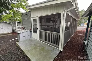 107 Pine St, New London, NC 28127 - Photo 23