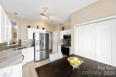 624 Cliffs Inn Circle, Charlotte, NC 28214 - Photo 9