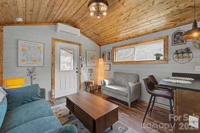 122 Mountain Breeze Ridge, Scaly Mountain, NC 28775 - Photo 15