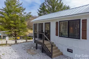 122 Mountain Breeze Rdg, Scaly Mountain, NC 28775 - Photo 3