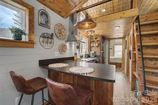 122 Mountain Breeze Rdg, Scaly Mountain, NC 28775 - Photo 17