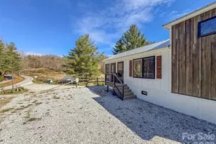 122 Mountain Breeze Rdg, Scaly Mountain, NC 28775 - Photo 47