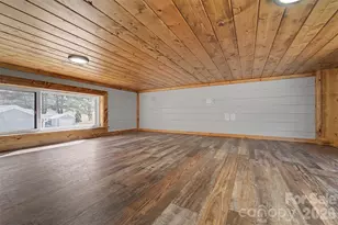 122 Mountain Breeze Rdg, Scaly Mountain, NC 28775 - Photo 27