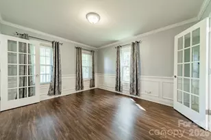 5619 Linda Vista Ln, Charlotte, NC 28216 - Photo 7