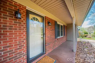4367 Vine Arbor Dr, Hickory, NC 28602 - Photo 9