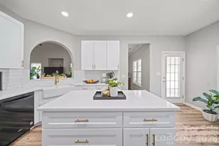 1124 Homestead Glen Blvd, Charlotte, NC 28214 - Photo 9