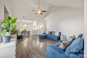 1124 Homestead Glen Blvd, Charlotte, NC 28214 - Photo 5