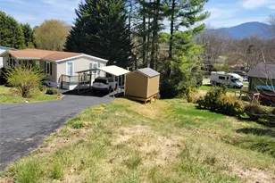 323 4th St, Waynesville, NC 28786 - Photo 3