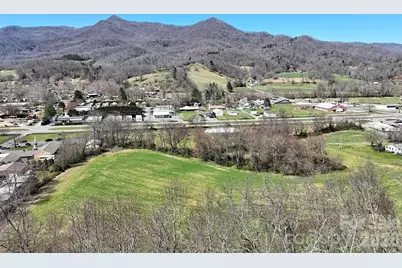 204 Minerva Drive #11, Waynesville, NC 28785 - Photo 9