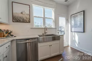 4016 Cue Ct, Charlotte, NC 28205 - Photo 9