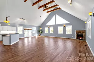 291 N Crab Meadow Dr, Hendersonville, NC 28739 - Photo 3