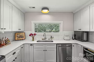 4418 Murrayhill Rd, Charlotte, NC 28209 - Photo 15