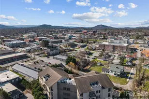 350 E Allen St, Hendersonville, NC 28792 - Photo 3