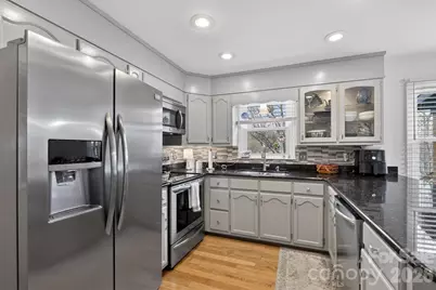 885 Beverly Circle NE, Lenoir, NC 28645 - Photo 9