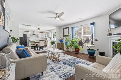 2438 Dewey Creek Lane, Charlotte, NC 28216 - Photo 5