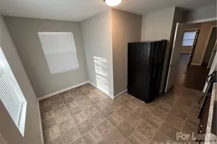 720 Pine St, Lincolnton, NC 28092 - Photo 5