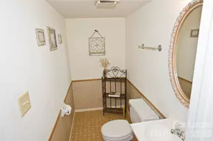 1635 Van Dyke Dr, Charlotte, NC 28213 - Photo 21