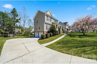 2410 27th Avenue Circle NE, Hickory, NC 28601 - Photo 3