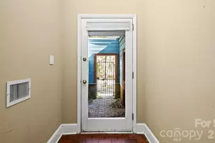 7221 Delta Lake Dr, Charlotte, NC 28215 - Photo 5