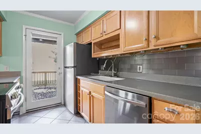 7221 Delta Lake Drive, Charlotte, NC 28215 - Photo 9