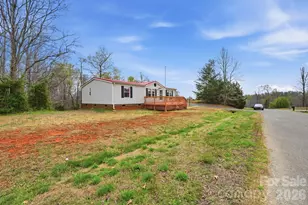 2862 Eagle Point Dr, Trinity, NC 27370 - Photo 3