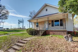 224 W Mills Ave, Mooresville, NC 28115 - Photo 5