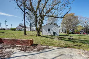 224 W Mills Ave, Mooresville, NC 28115 - Photo 11